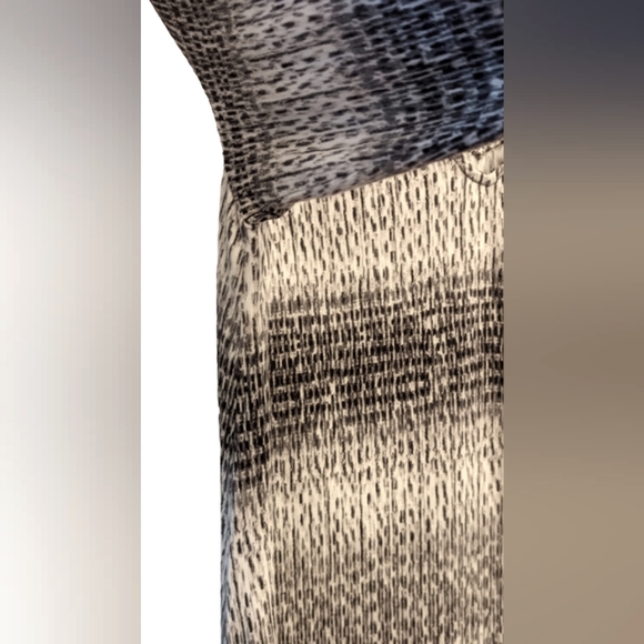 EUC TART black white grey gradient deep V neck long sleeve top back cut out - Picture 7 of 12